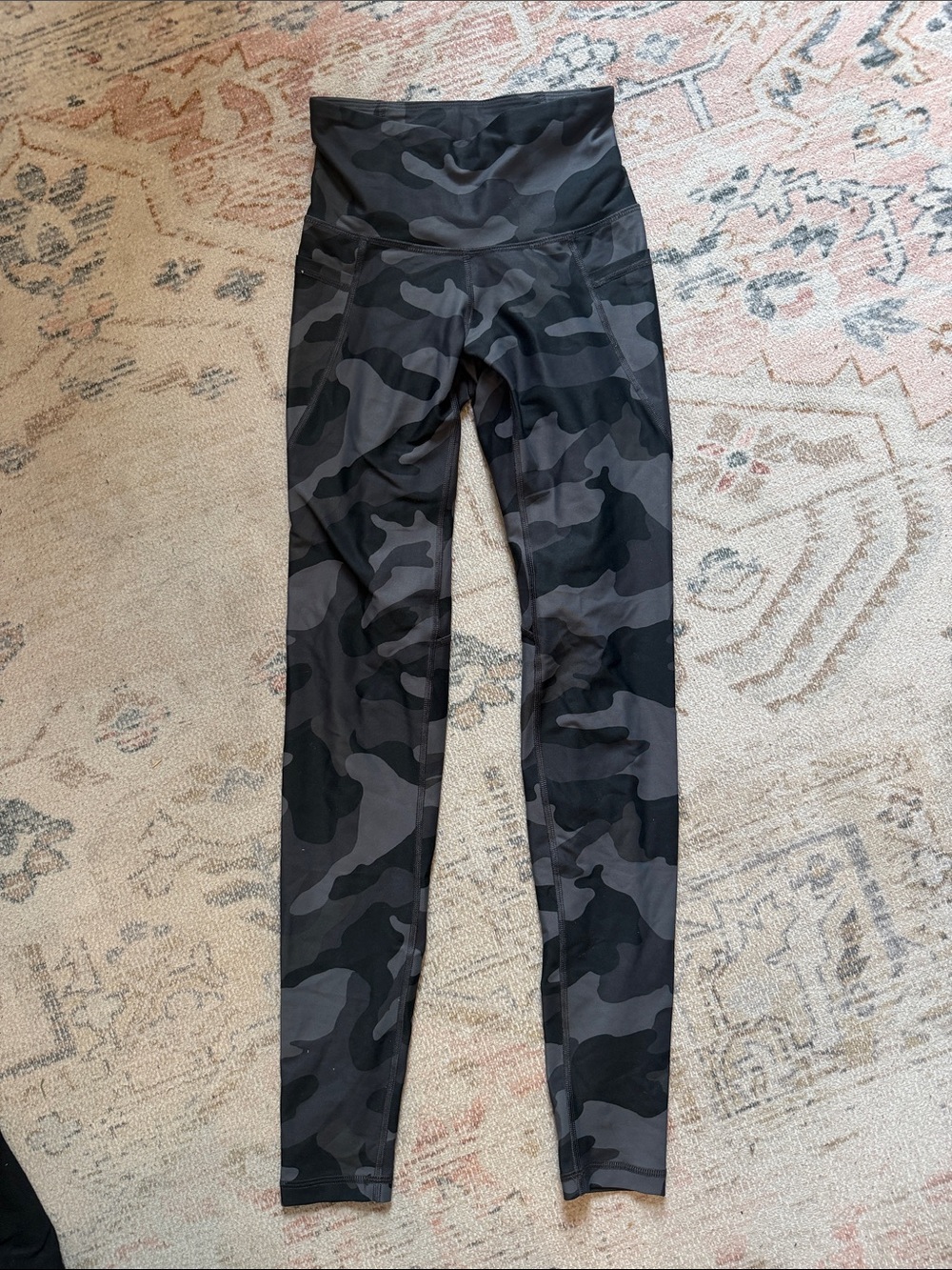 High-Rise Kids Camo Leggings - Black/Grey